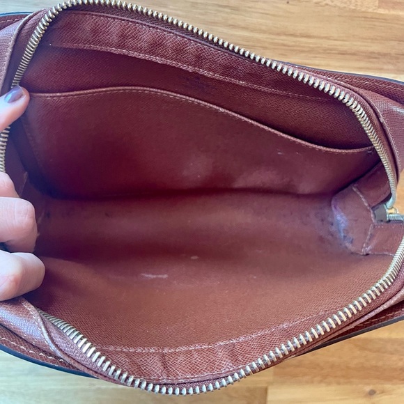 Adorable Louis Vuitton Monogram Wristlet/Pouch - Picture 5 of 14